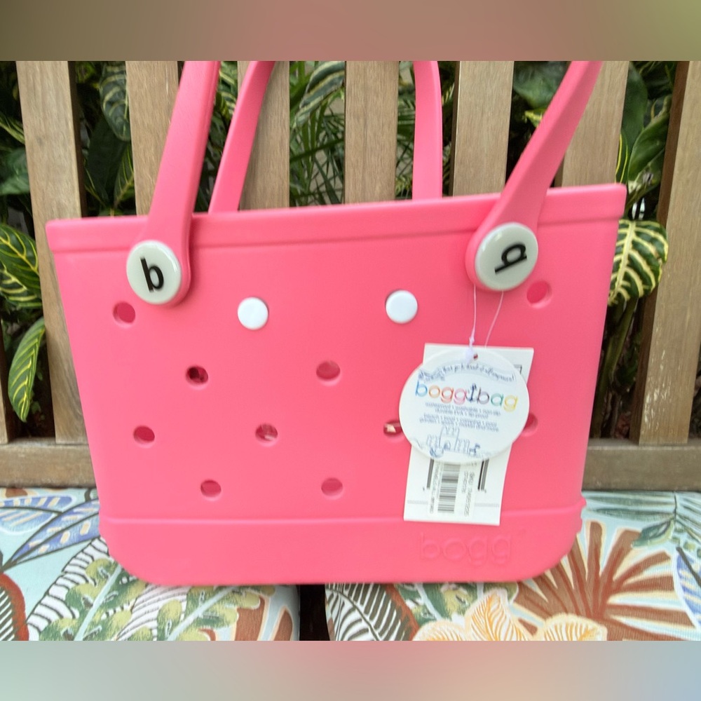 NWT Bitty Bogg Bag Pink– waterproof tote, includes snap-in pouch - Picture 2 of 6